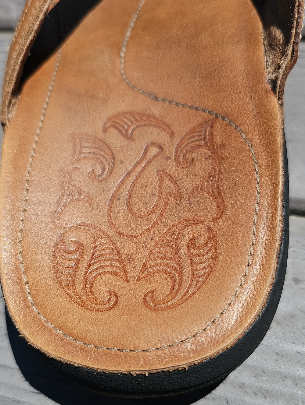 OluKai Moko Size 11 Brown Leather Flip-Flops - Picture 9 of 12